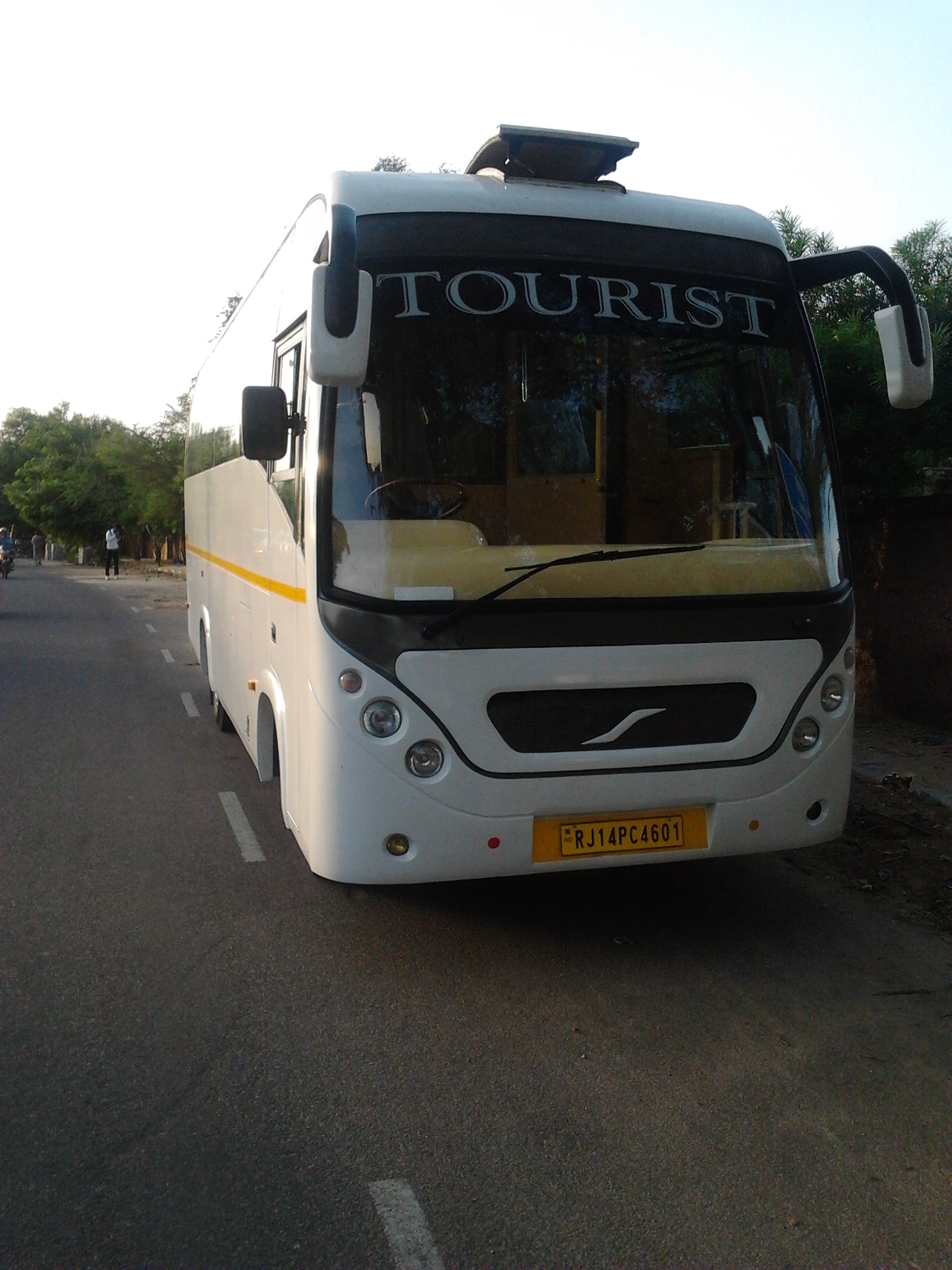 20 Seater Bus