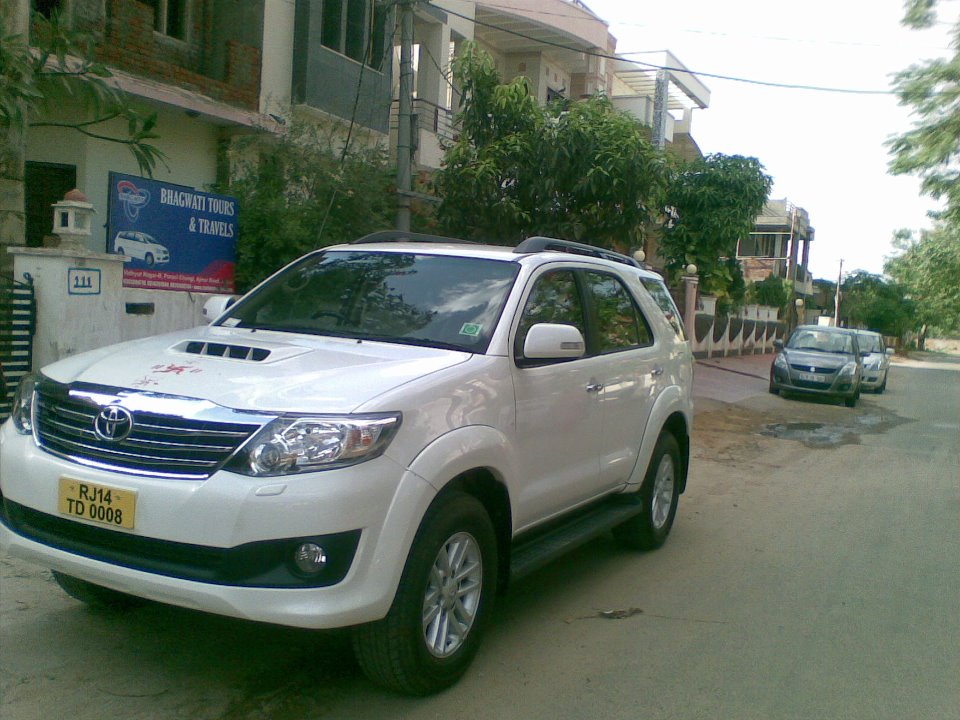 Car Hire Toyota Fortuner Jaipur